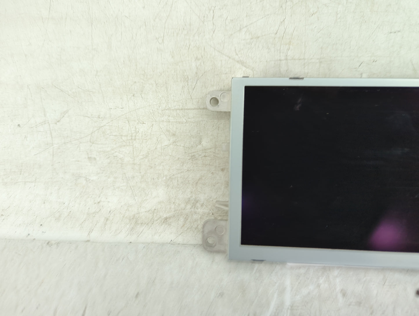2013-2015 Audi Q7 Information Display Screen - Oemusedautoparts1.com