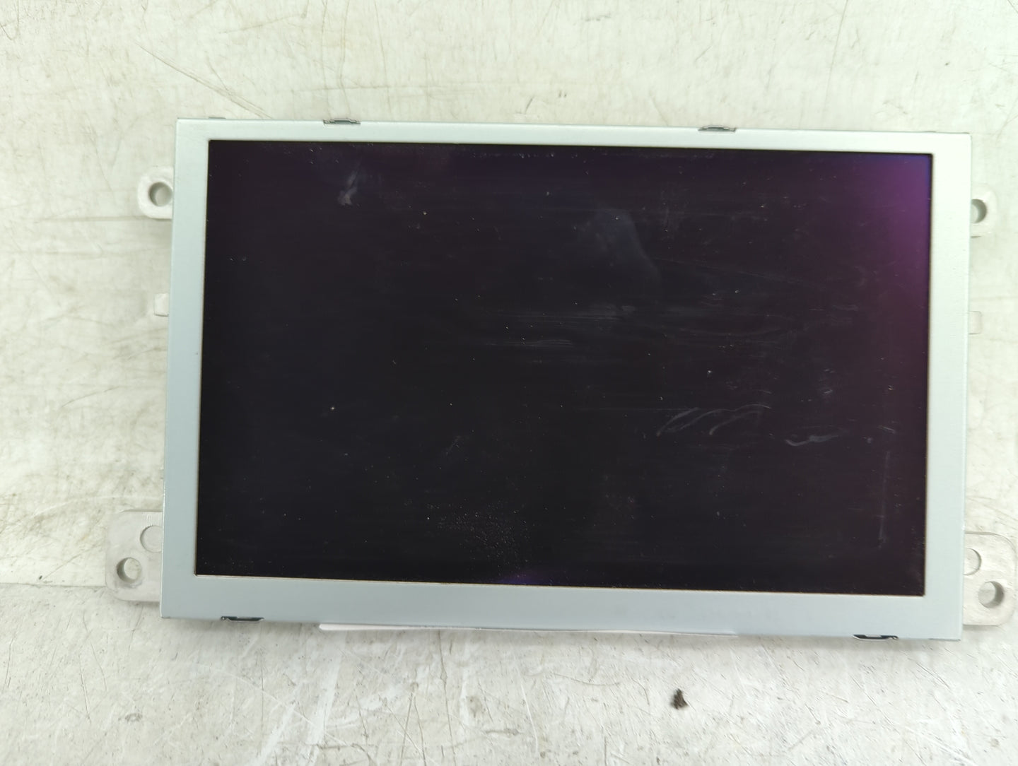 2013-2015 Audi Q7 Information Display Screen - Oemusedautoparts1.com