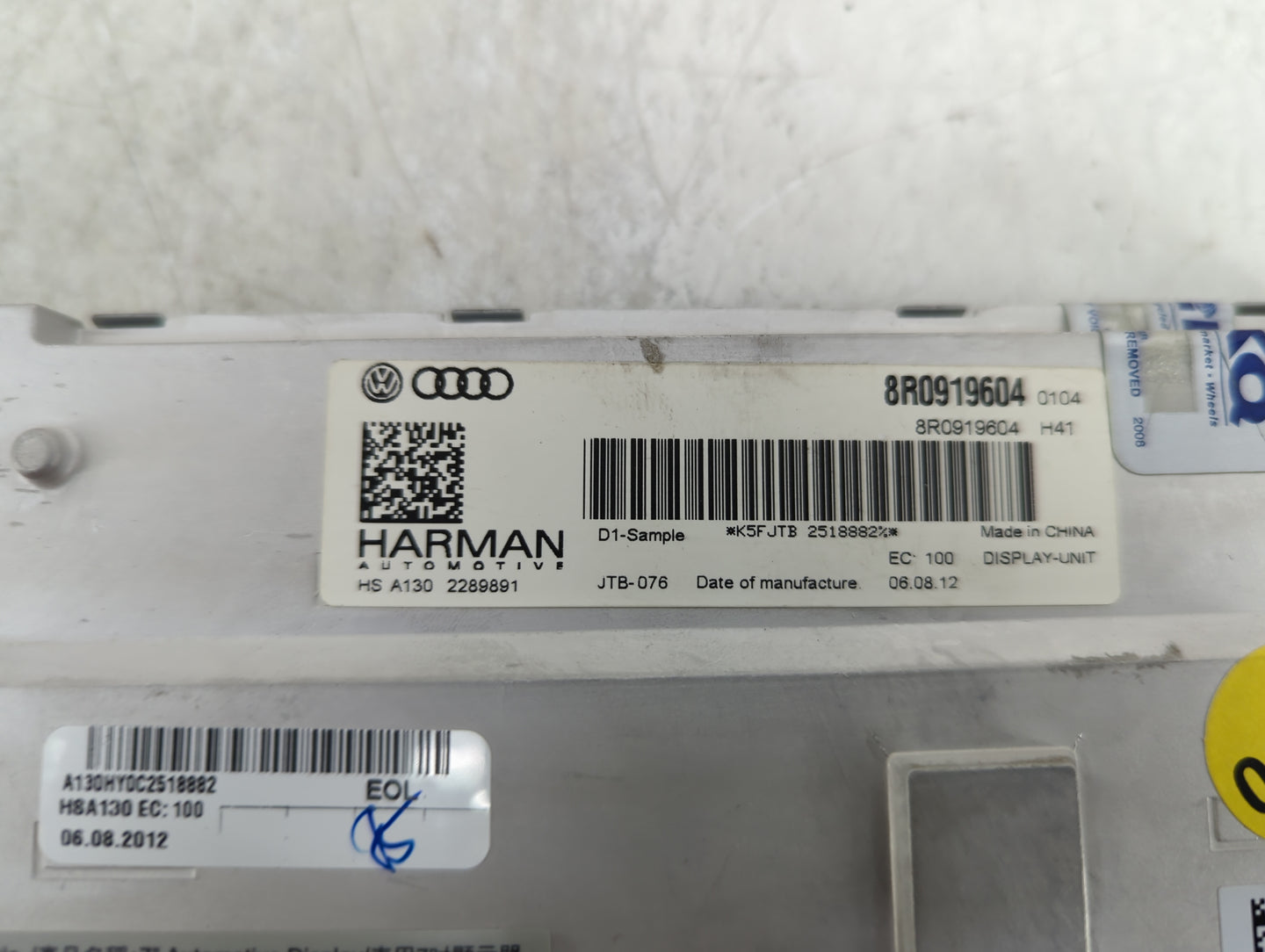 2013-2015 Audi Q7 Information Display Screen - Oemusedautoparts1.com