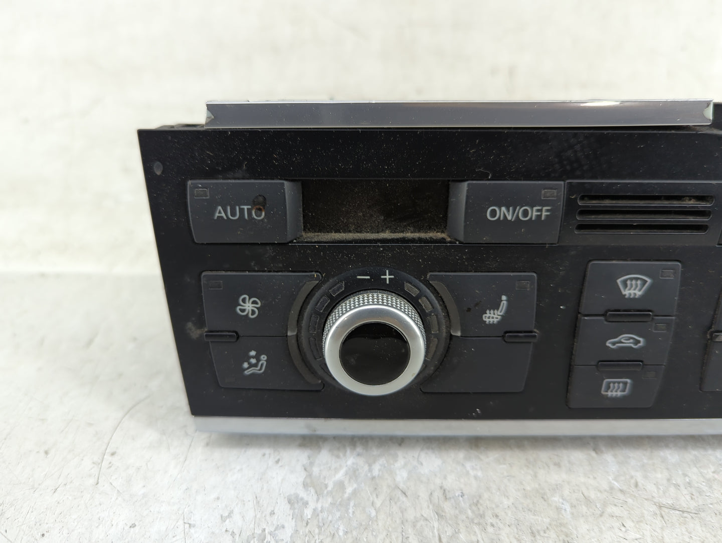 2013-2015 Audi Q7 Climate Control Module Temperature AC/Heater Replacement P/N:4L0820043AH Fits Fits 2013 2014 2015 OEM Used