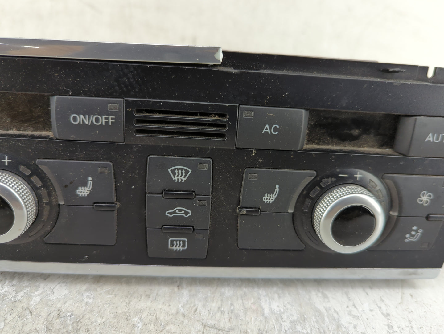 2013-2015 Audi Q7 Climate Control Module Temperature AC/Heater Replacement P/N:4L0820043AH Fits Fits 2013 2014 2015 OEM Used