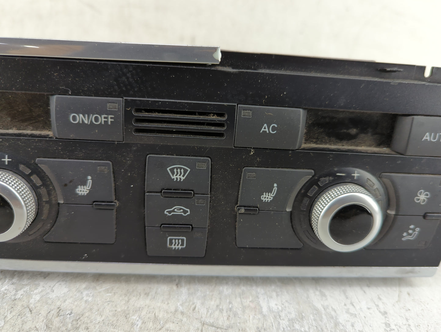 2013-2015 Audi Q7 Climate Control Module Temperature AC/Heater Replacement P/N:4L0820043AH Fits Fits 2013 2014 2015 OEM Used