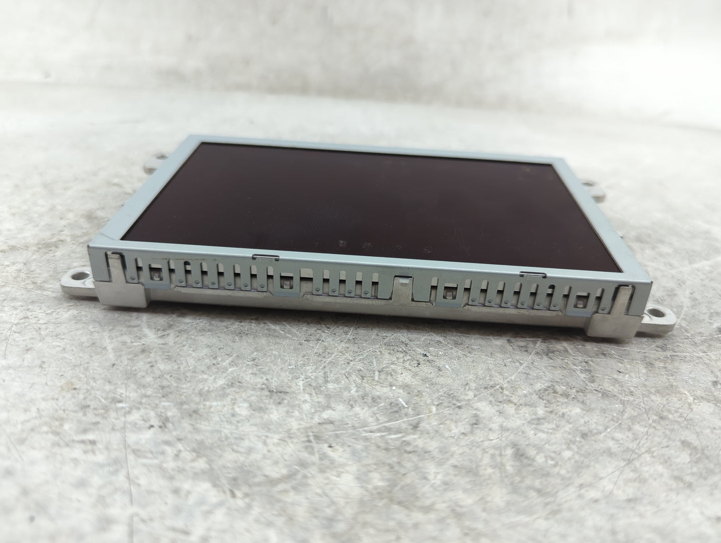 2013-2015 Audi Q7 Information Display Screen - Oemusedautoparts1.com