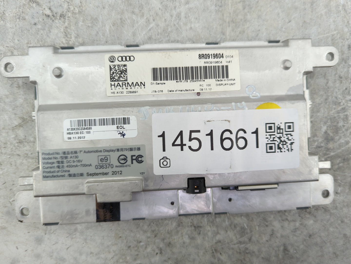 2013-2015 Audi Q7 Information Display Screen - Oemusedautoparts1.com