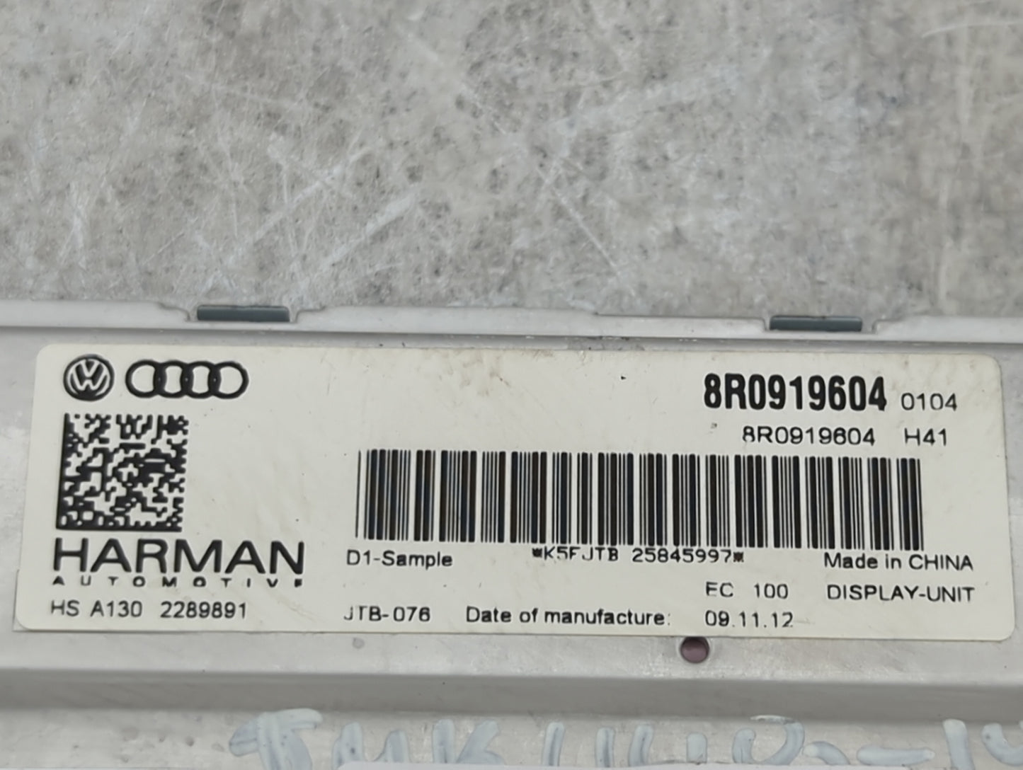 2013-2015 Audi Q7 Information Display Screen - Oemusedautoparts1.com