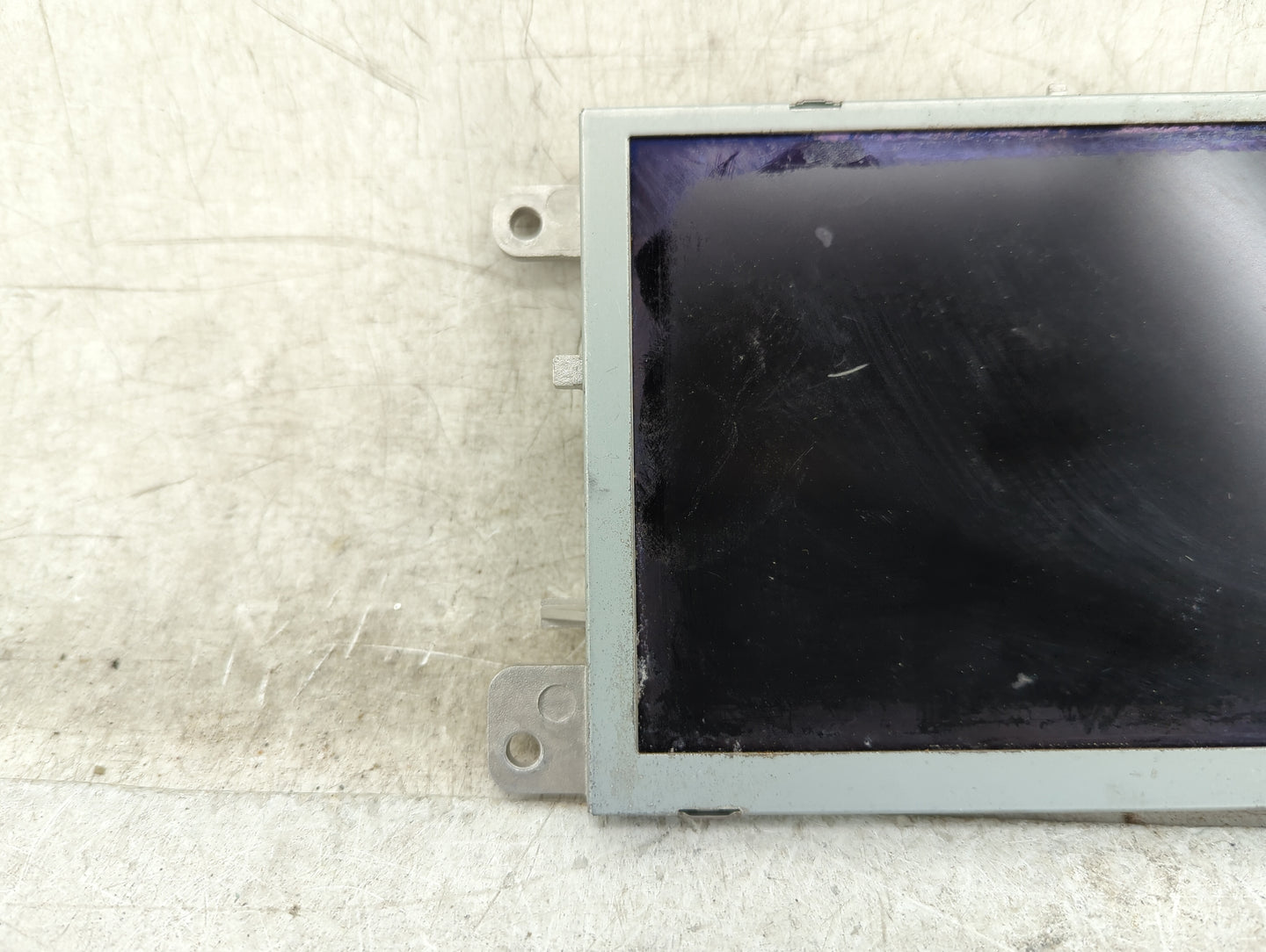 2013-2015 Audi Q7 Information Display Screen - Oemusedautoparts1.com