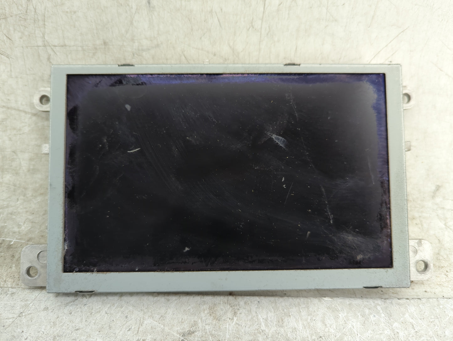 2013-2015 Audi Q7 Information Display Screen - Oemusedautoparts1.com