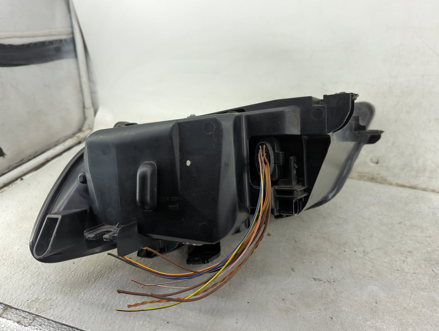 2010-2015 Audi Q7 Passenger Right Oem Head Light Headlight Lamp - Oemusedautoparts1.com