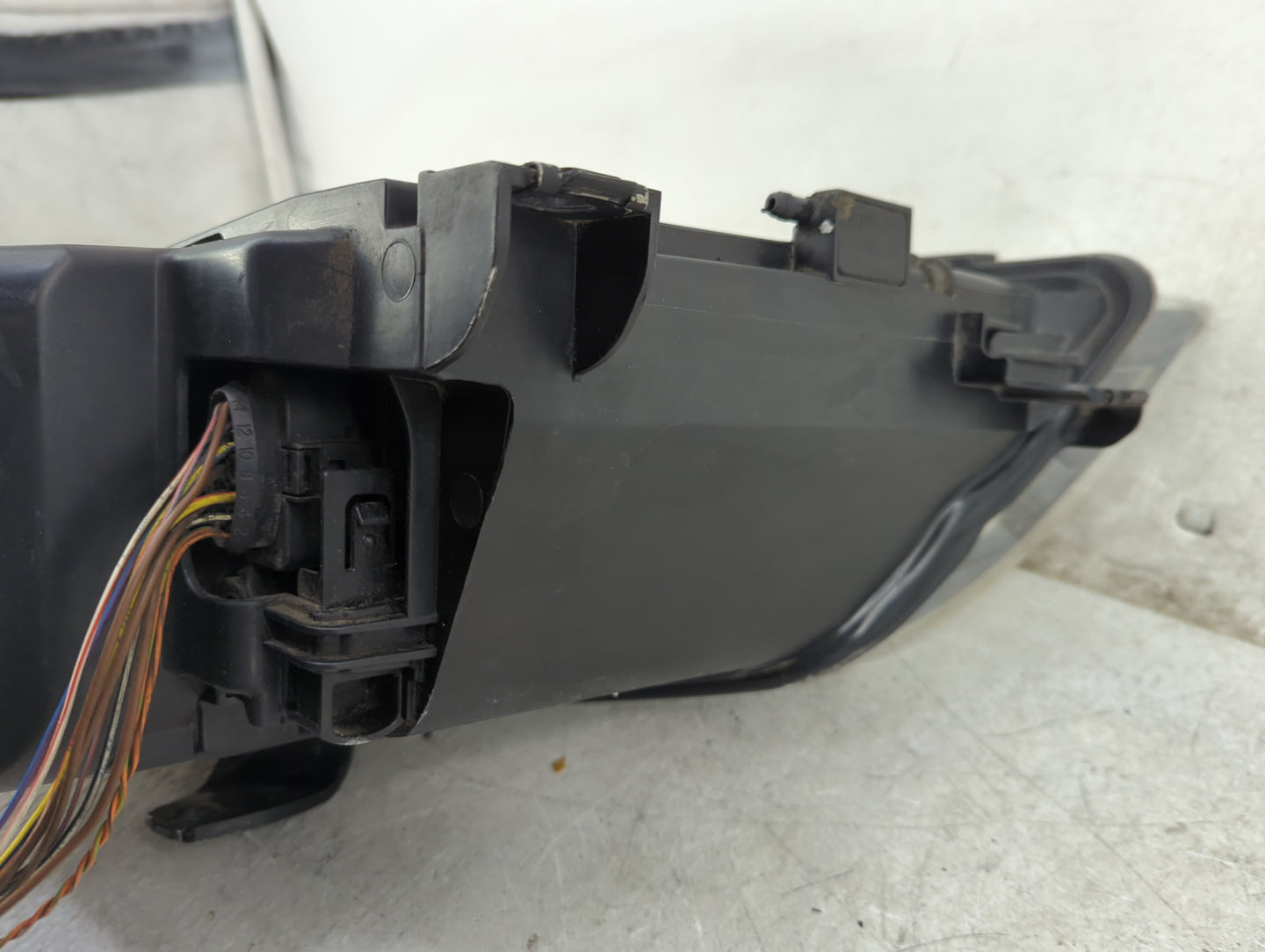 2010-2015 Audi Q7 Passenger Right Oem Head Light Headlight Lamp - Oemusedautoparts1.com