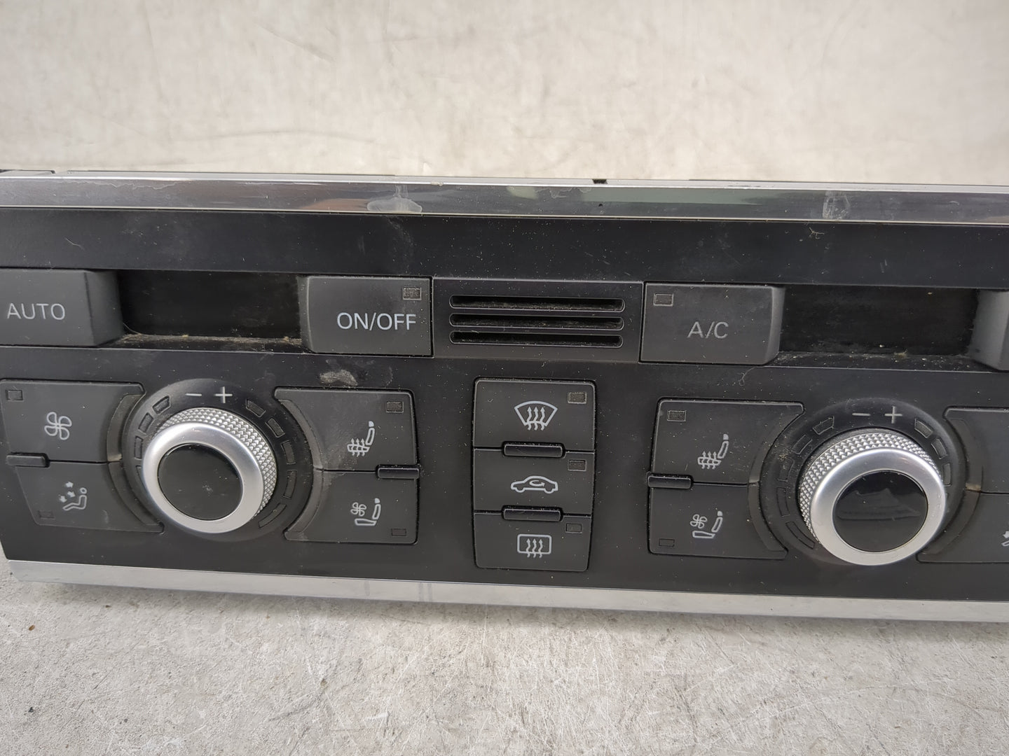 2013-2015 Audi Q7 Climate Control Module Temperature AC/Heater Replacement P/N:4L0 820 043 AQ Fits Fits 2013 2014 2015 OEM U