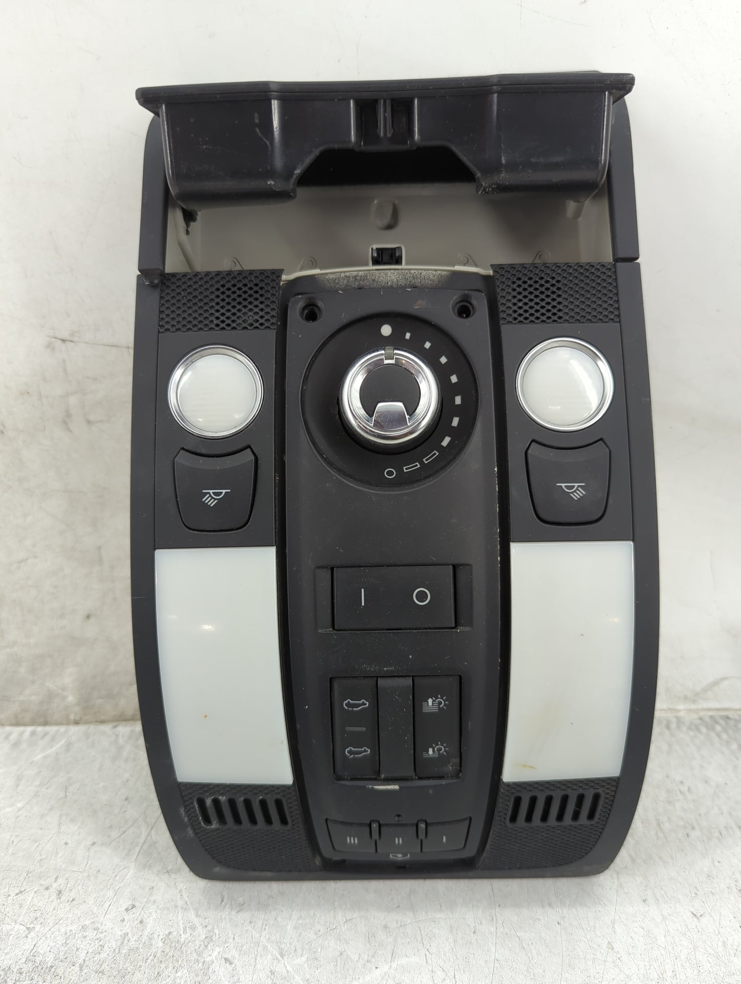 2013 Audi Q7 Overhead Roof Console - Oemusedautoparts1.com