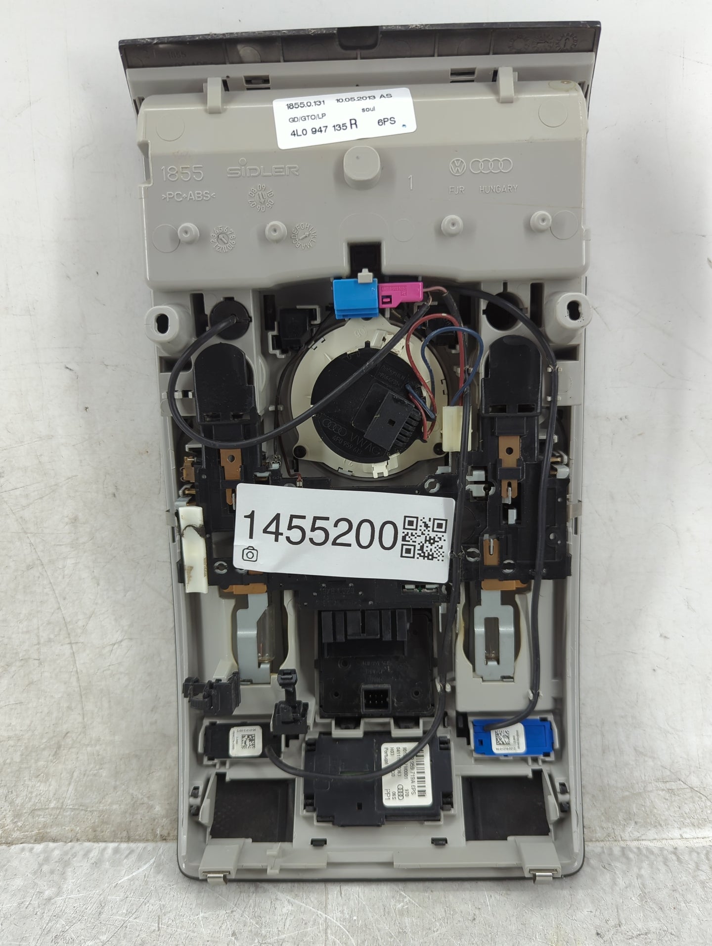 2013 Audi Q7 Overhead Roof Console - Oemusedautoparts1.com