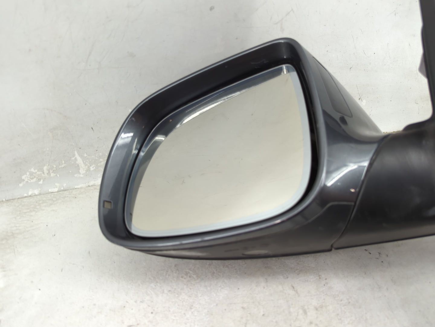 2013-2015 Audi Q7 Driver Side View Mirror - Left Door Mirror OEM Used - Oemusedautoparts1.com