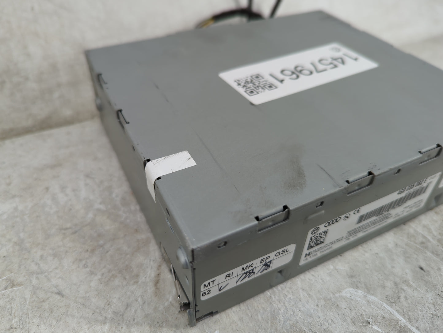 2013 Audi Q7 Radio AM FM Cd Player Receiver Replacement P/N:4G0035082E 4G0035082 Fits OEM Used Auto Parts - Oemusedautoparts