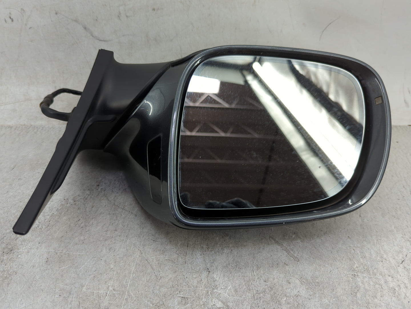 2013-2015 Audi Q7 Driver Side View Mirror - Left Door Mirror OEM Used - Oemusedautoparts1.com