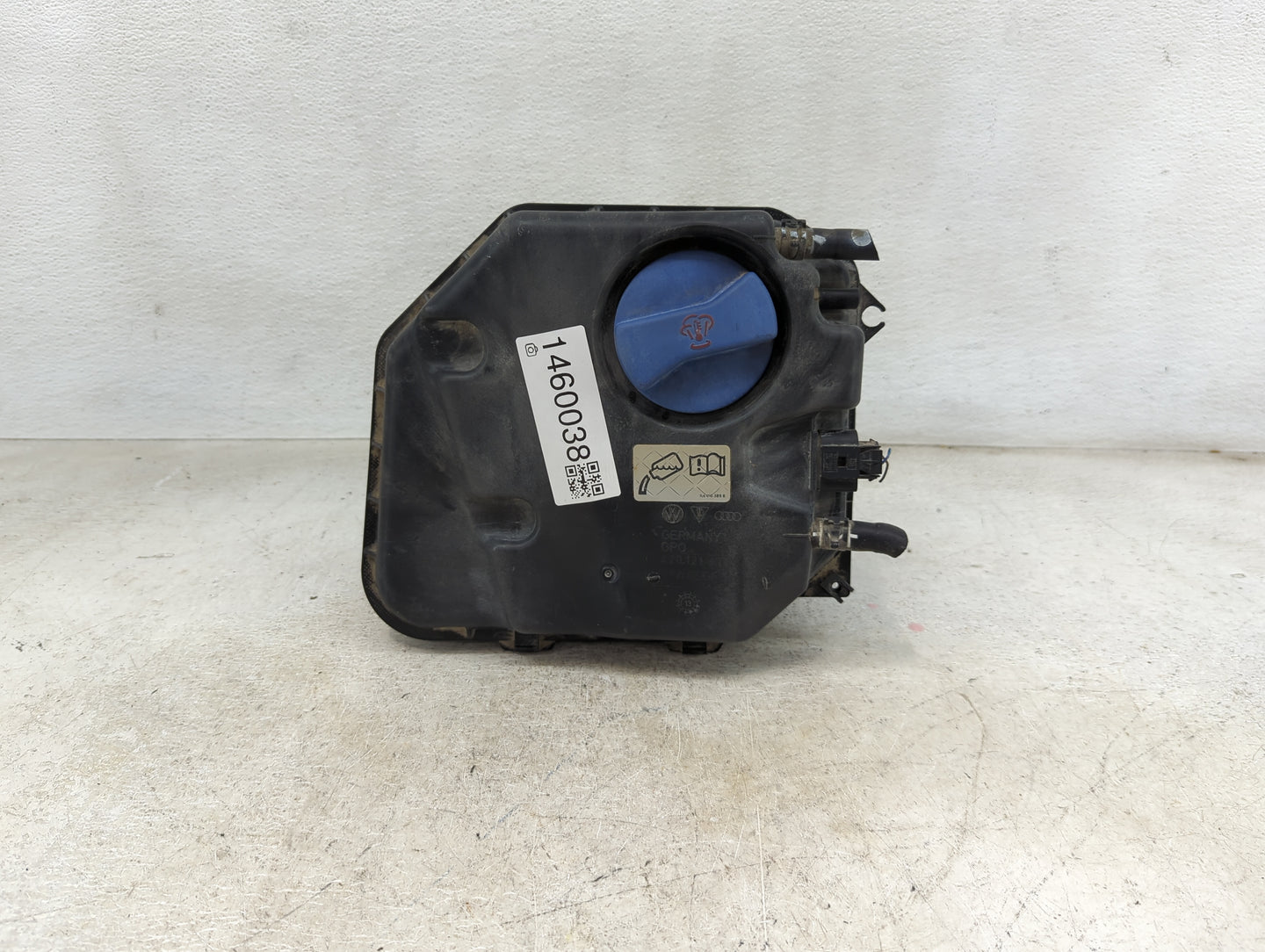 2011-2015 Audi Q7 Radiator Coolant Overflow Expansion Tank Bottle - Oemusedautoparts1.com
