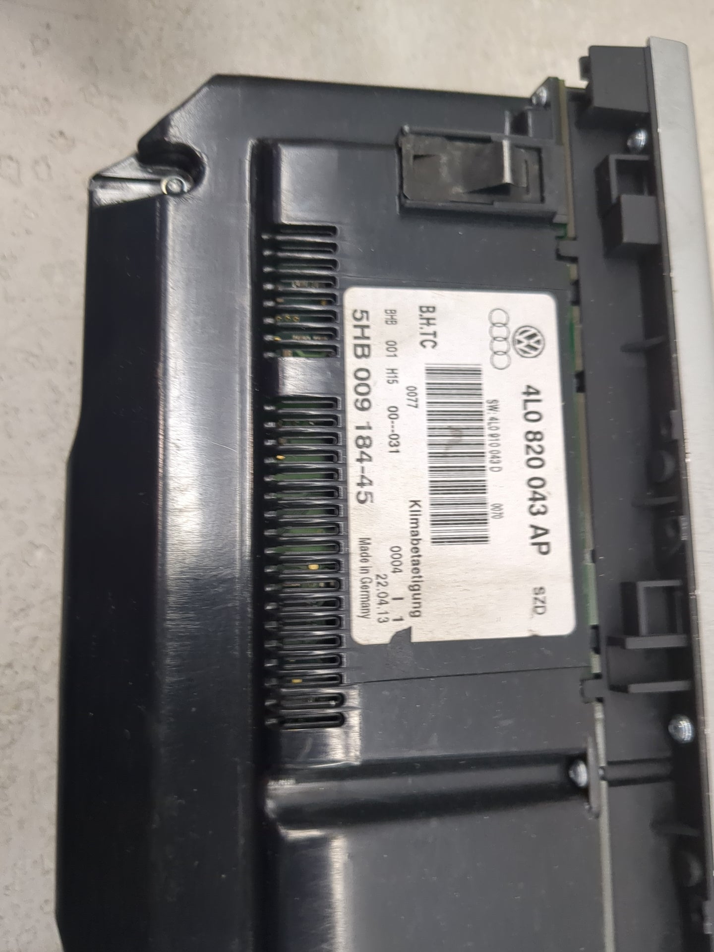 2013-2015 Audi Q7 Climate Control Module Temperature AC/Heater Replacement P/N:4L0820043AP 5HB009184-45 Fits Fits 2013 2014 