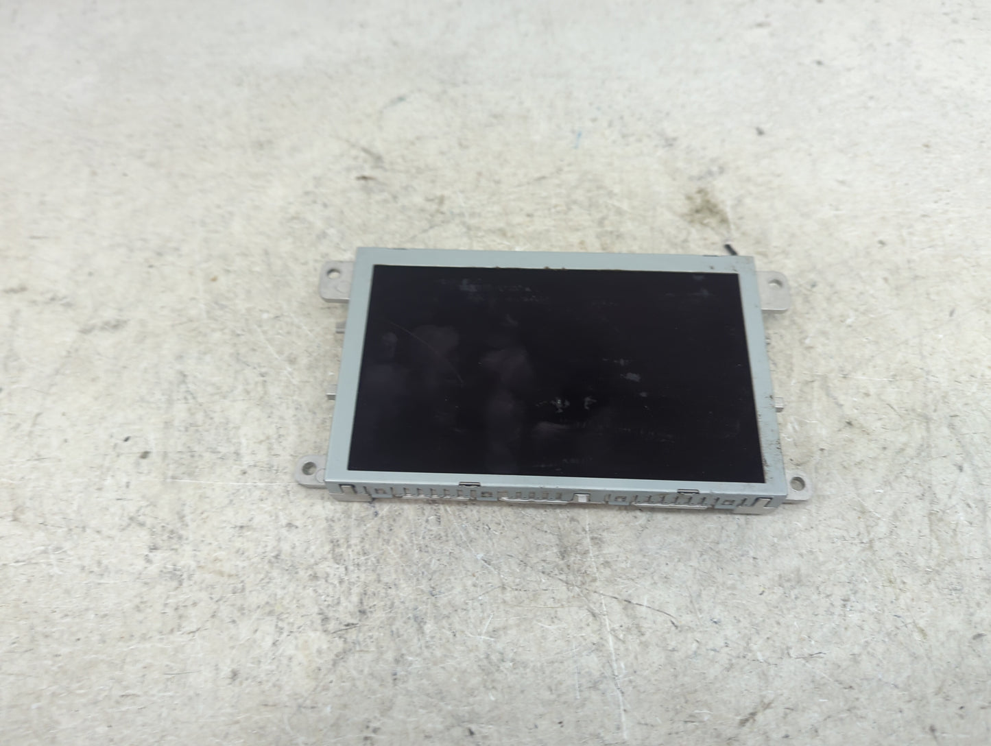 2013-2015 Audi Q7 Information Display Screen 1468542 - Oemusedautoparts1.com