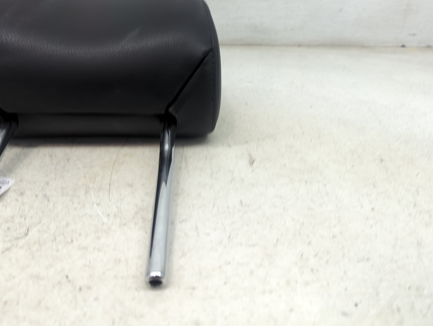 2013 Audi Q7 Headrest Head Rest Front Driver Passenger Seat Fits OEM Used Auto Parts - Oemusedautoparts1.com