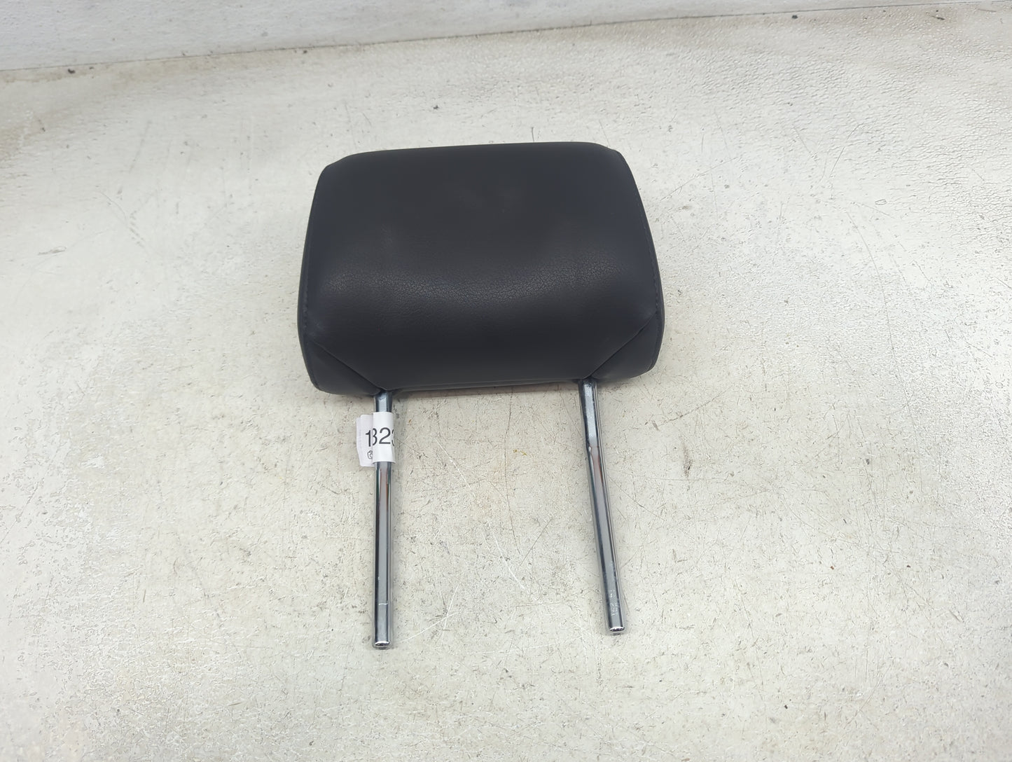 2013 Audi Q7 Headrest Head Rest Front Driver Seat Black - Oemusedautoparts1.com