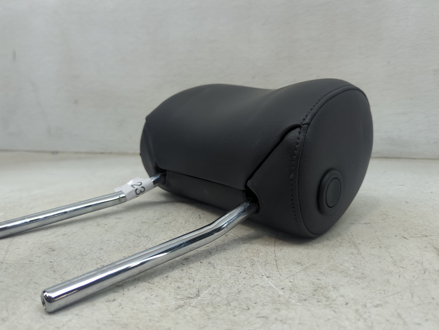 2013 Audi Q7 Headrest Head Rest Front Driver Seat Black - Oemusedautoparts1.com