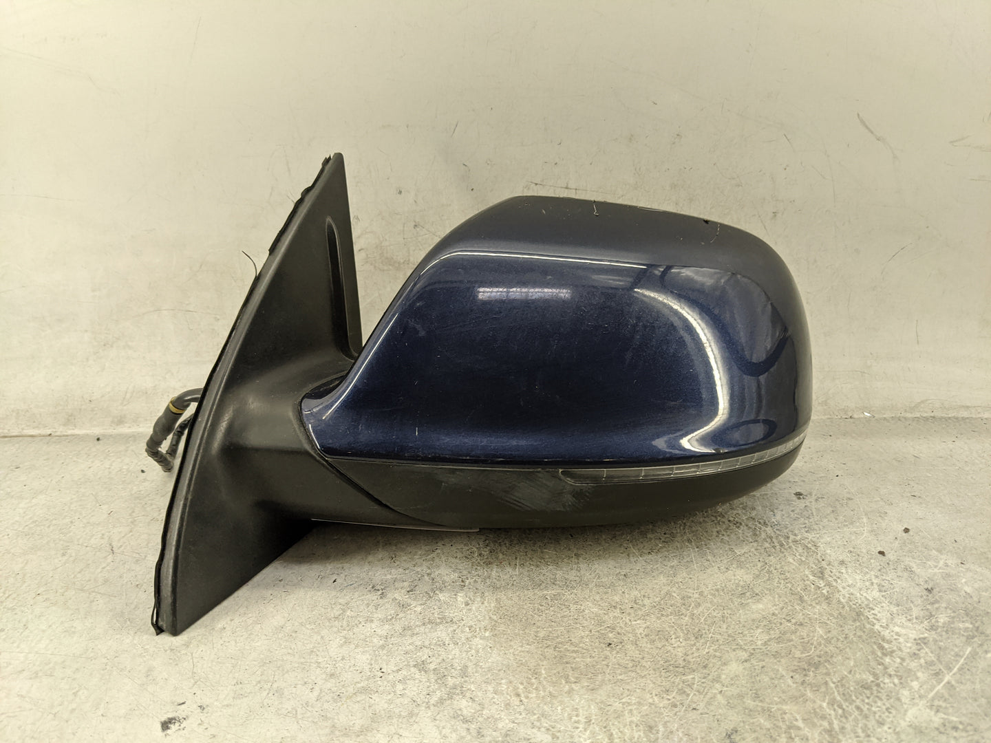 2013-2015 Audi Q7 Driver Side View Mirror - Left Door Mirror OEM Used - Oemusedautoparts1.com