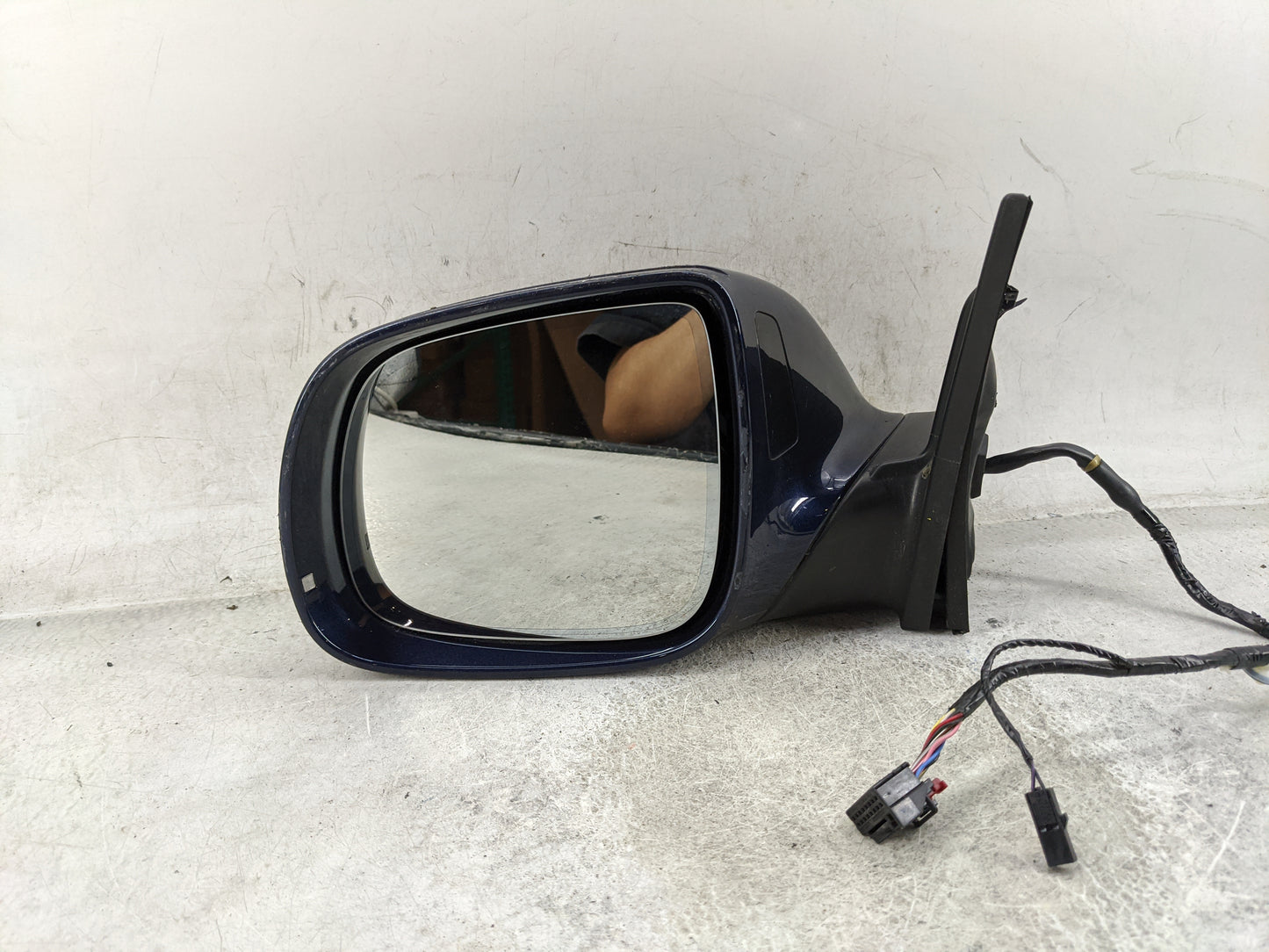 2013-2015 Audi Q7 Driver Side View Mirror - Left Door Mirror OEM Used - Oemusedautoparts1.com
