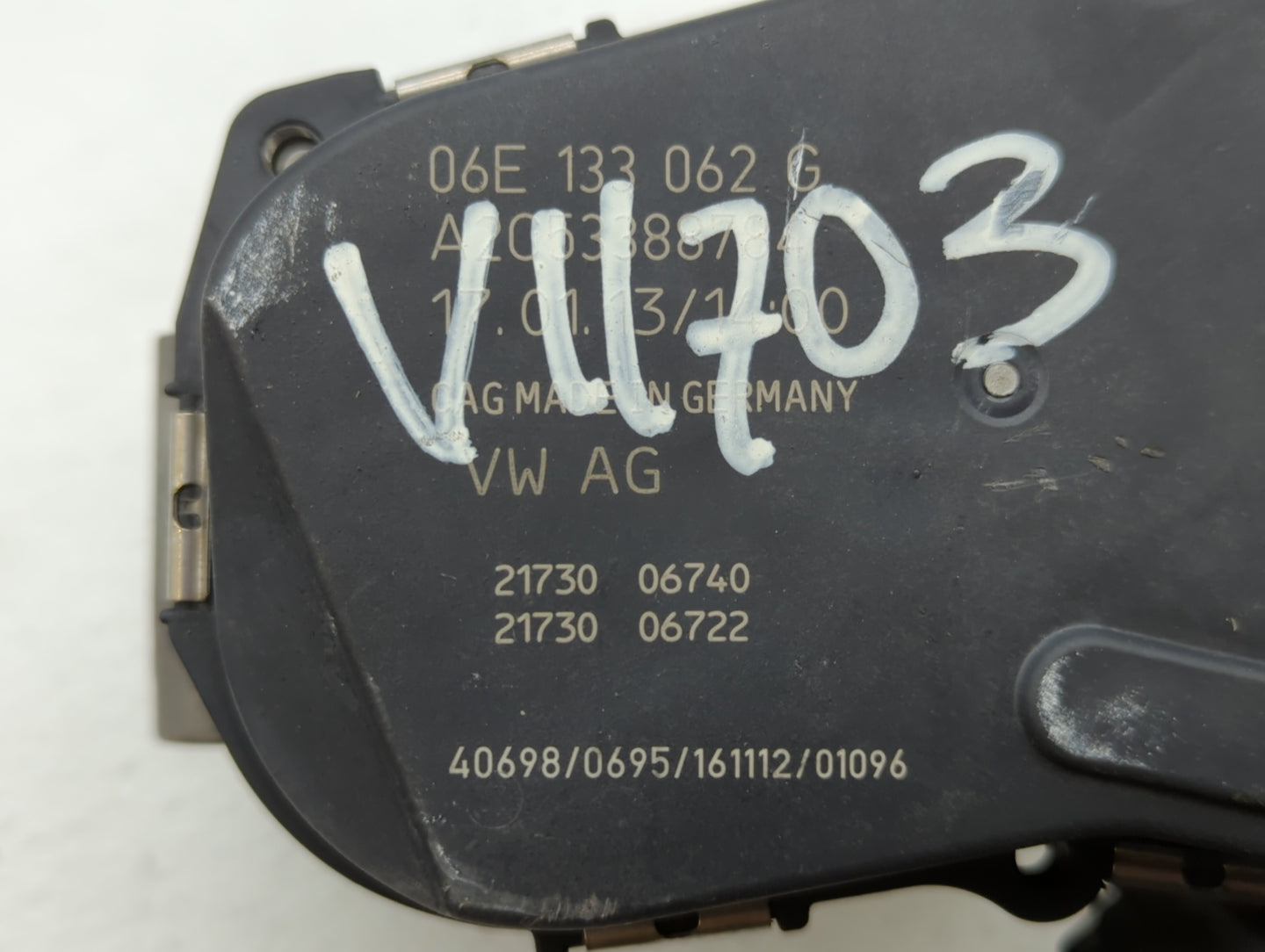 2011-2017 Audi Q7 Throttle Body P/N:4E0 145 950 G 06E 133 062 H Fits Fits 2008 2009 2010 2011 2012 2013 2014 2015 2016 2017 