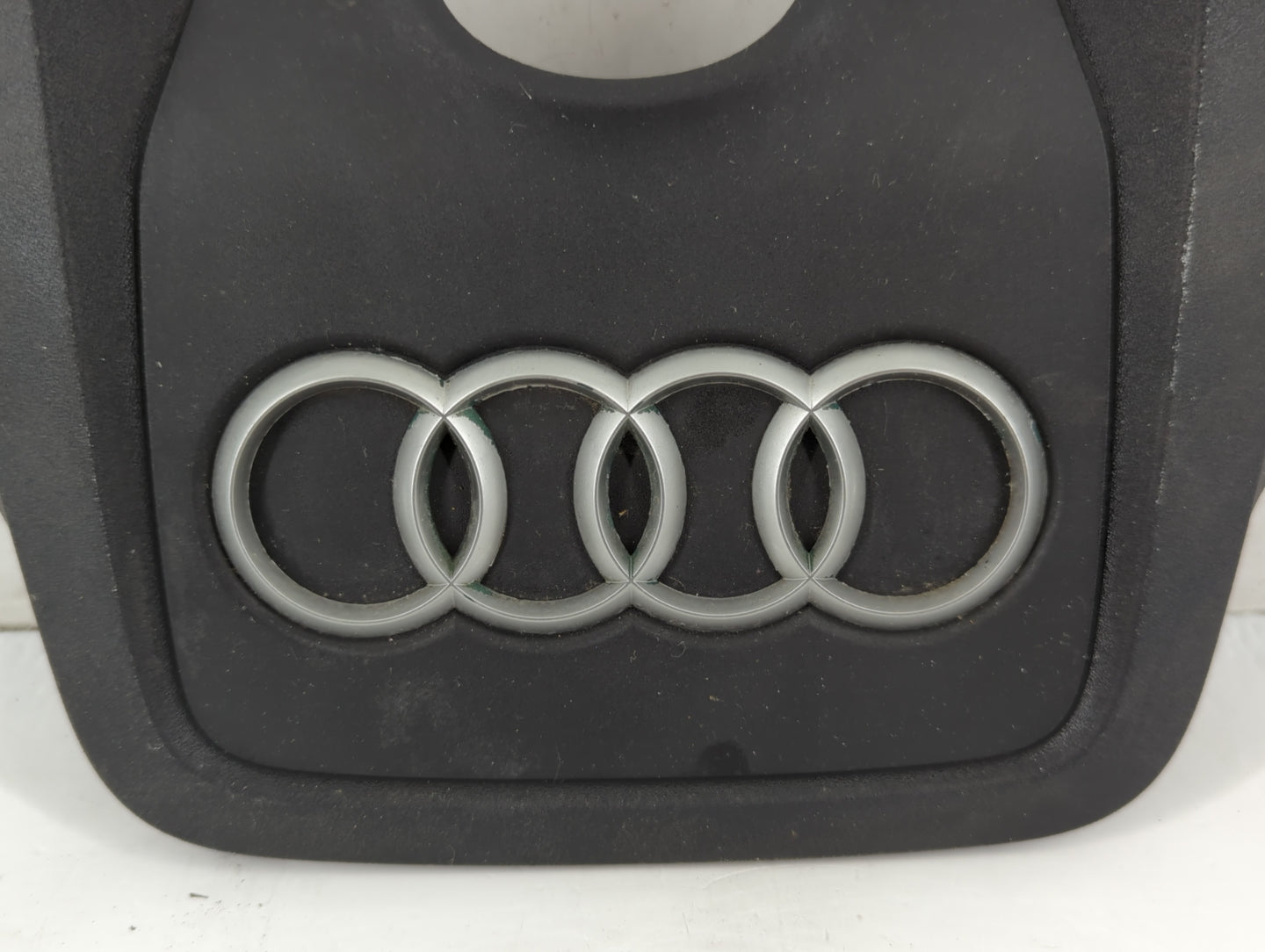 2013 Audi Q7 Engine Cover - Oemusedautoparts1.com