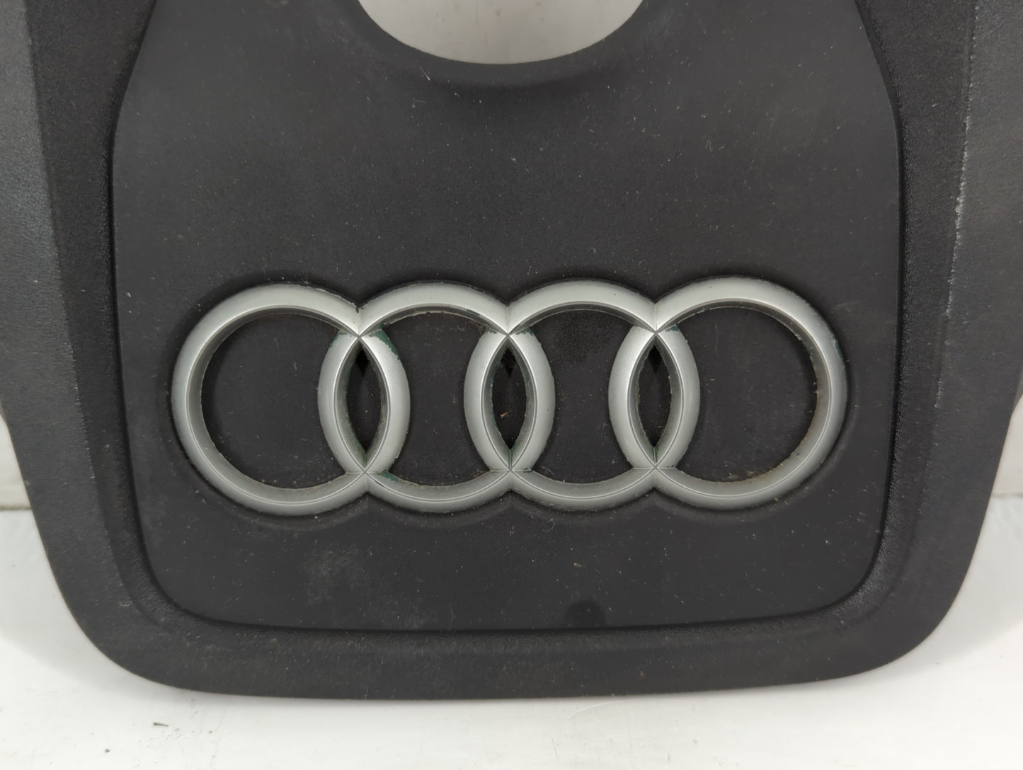2013 Audi Q7 Engine Cover - Oemusedautoparts1.com