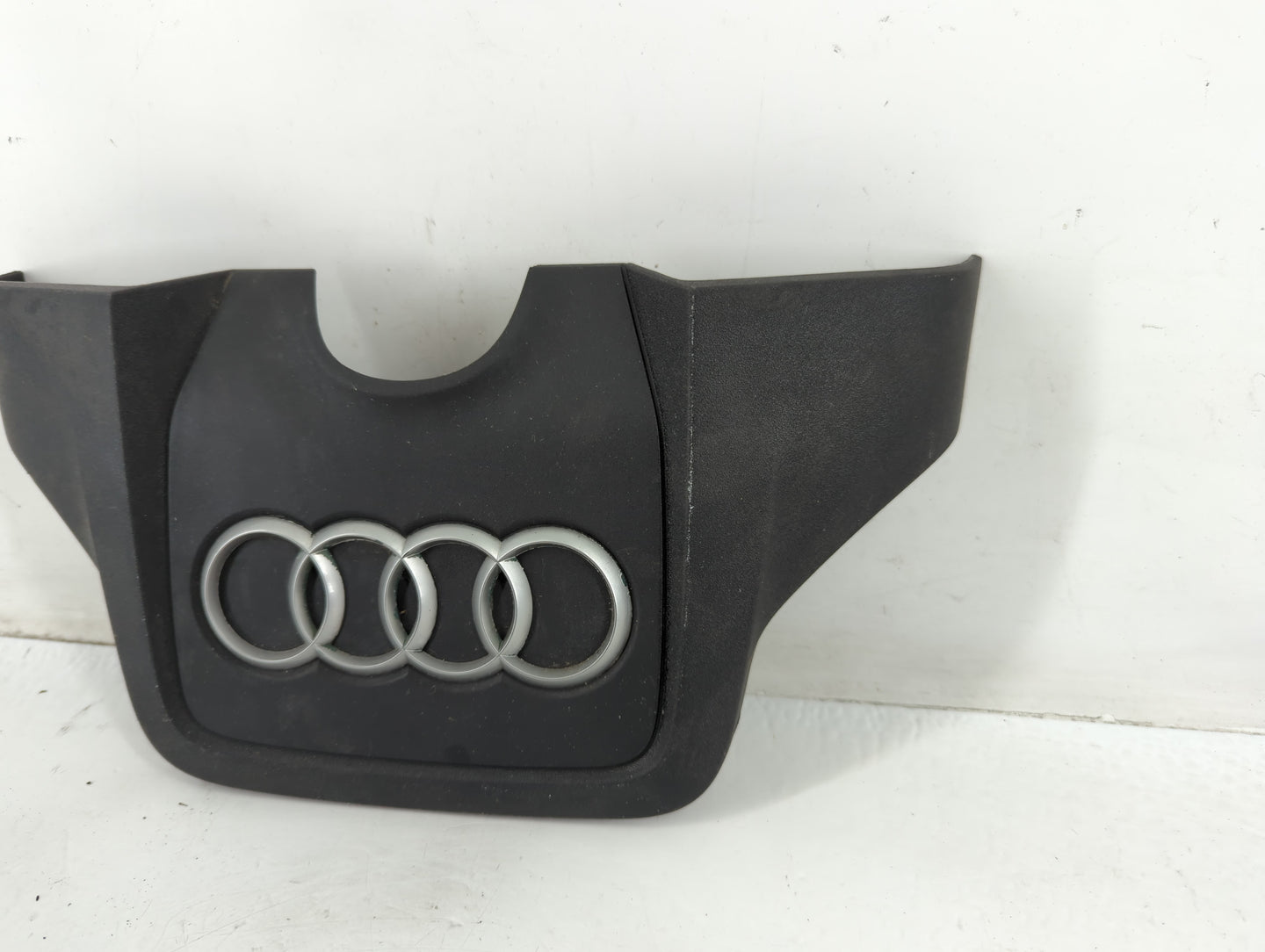 2013 Audi Q7 Engine Cover - Oemusedautoparts1.com