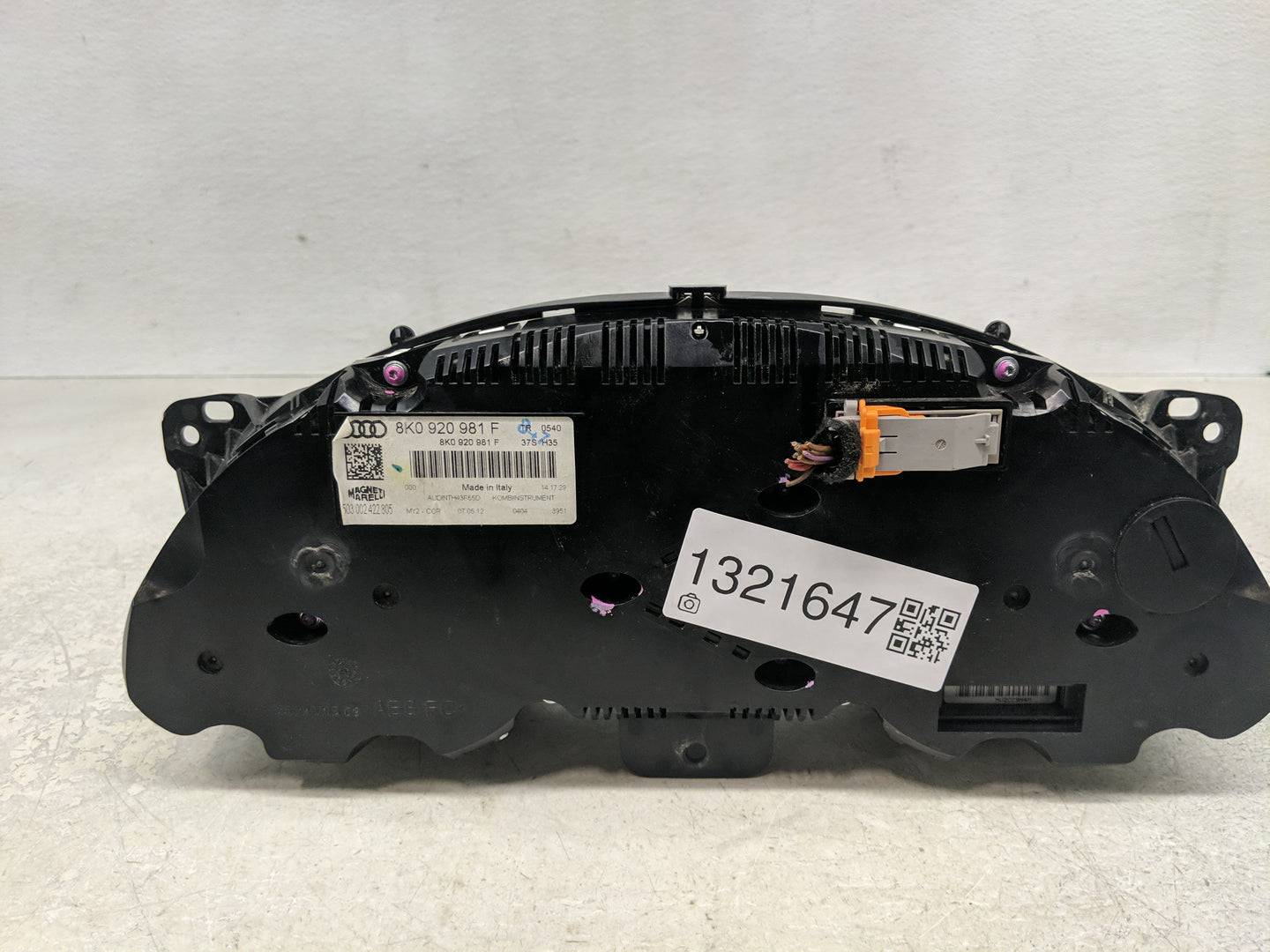 2013-2016 Audi S4 Instrument Cluster Speedometer Gauges P/N:8K0920981F Fits Fits 2013 2014 2015 2016 OEM Used Auto Parts - O