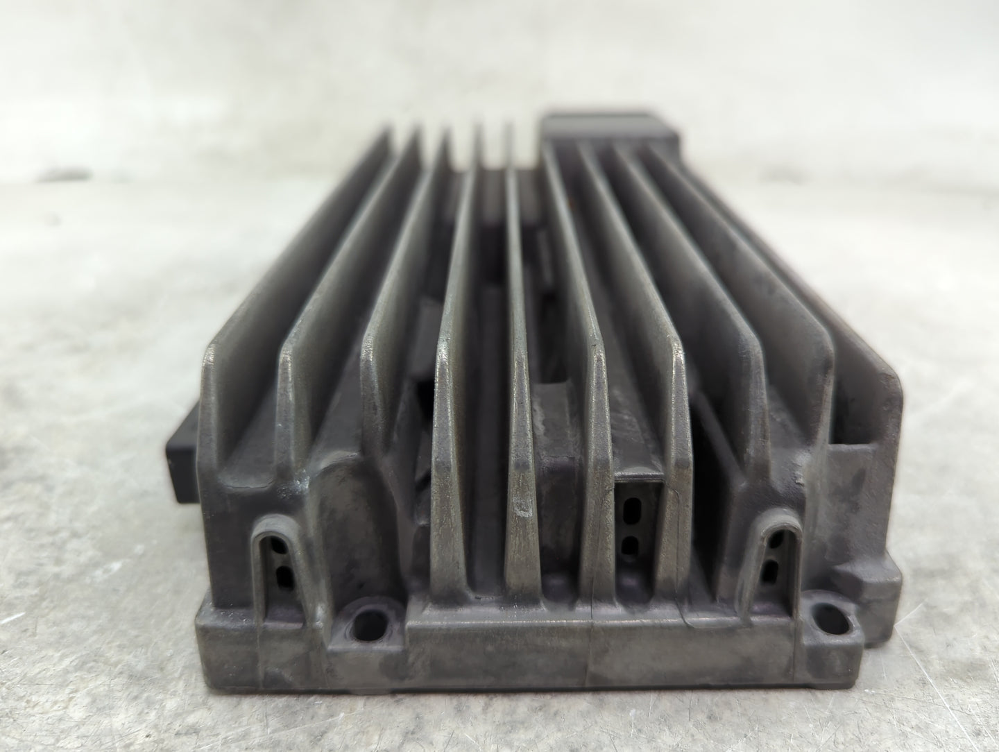 2013-2016 Audi S4 Radio Speaker Amplifier 8t1035223a|8t1 035 223 A - Oemusedautoparts1.com