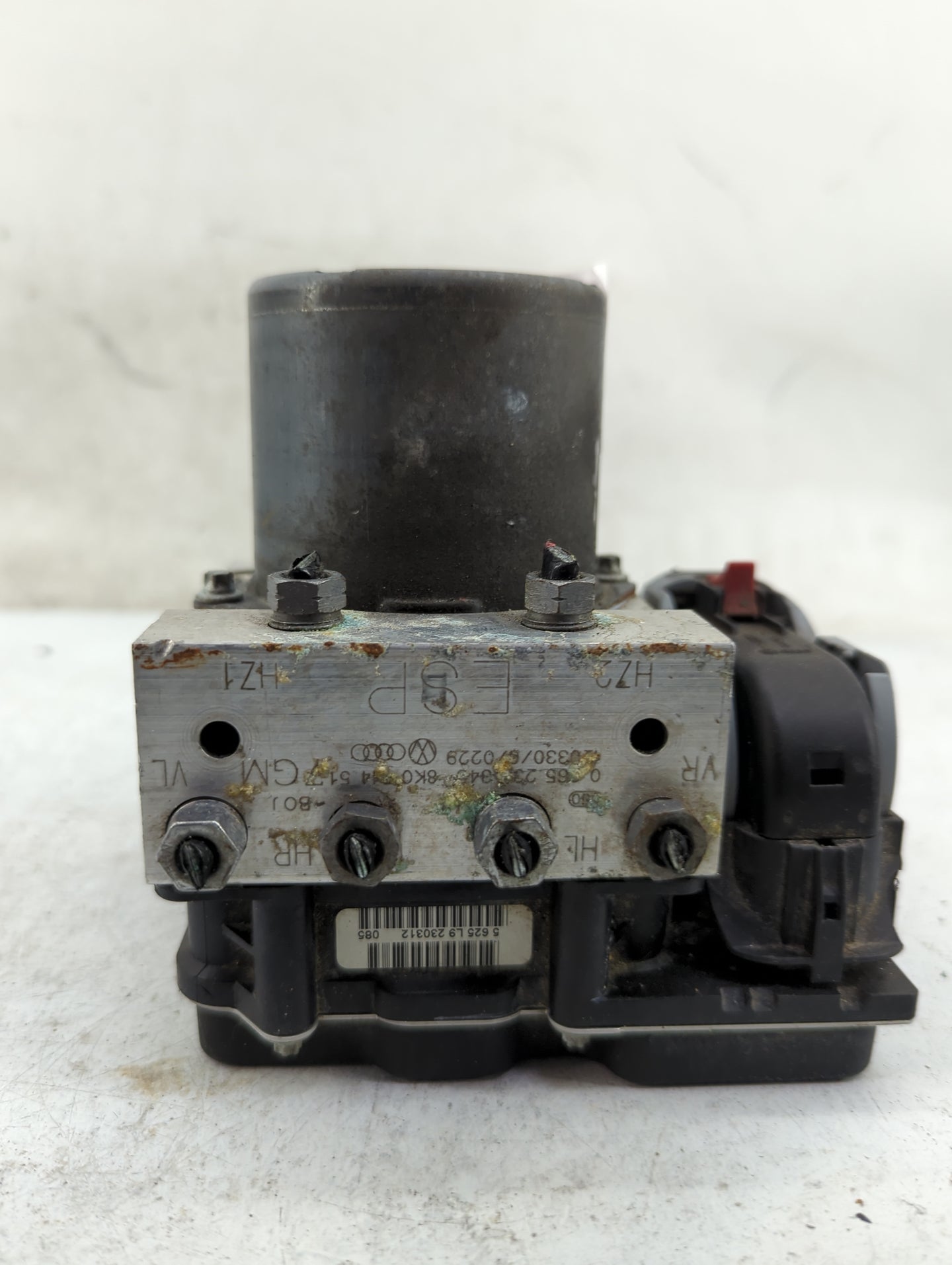 2013 Audi S4 ABS Pump Control Module Replacement P/N:8K0 907 379 CK Fits OEM Used Auto Parts - Oemusedautoparts1.com