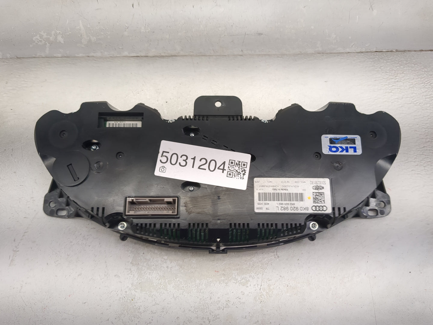2013-2014 Audi S4 Instrument Cluster Speedometer Gauges P/N:8K0920982L 503002561802 Miles: Fits Fits 2013 2014 OEM Used Auto