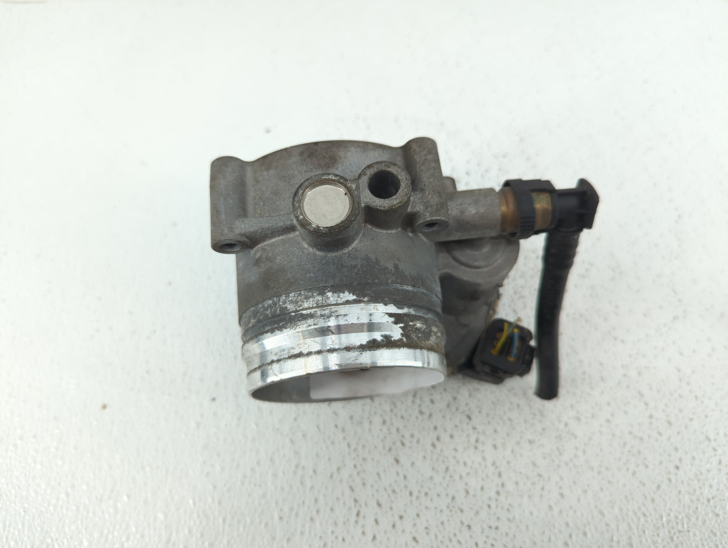 2011-2013 Bmw 135i Throttle Body P/N:1354 7597871-01 1354 7597871-03 Fits OEM Used Auto Parts - Oemusedautoparts1.com