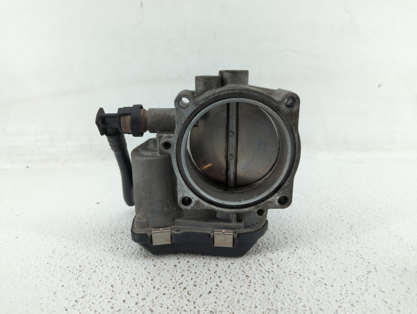 2011-2013 Bmw 135i Throttle Body P/N:1354 7597871-01 1354 7597871-03 Fits OEM Used Auto Parts - Oemusedautoparts1.com