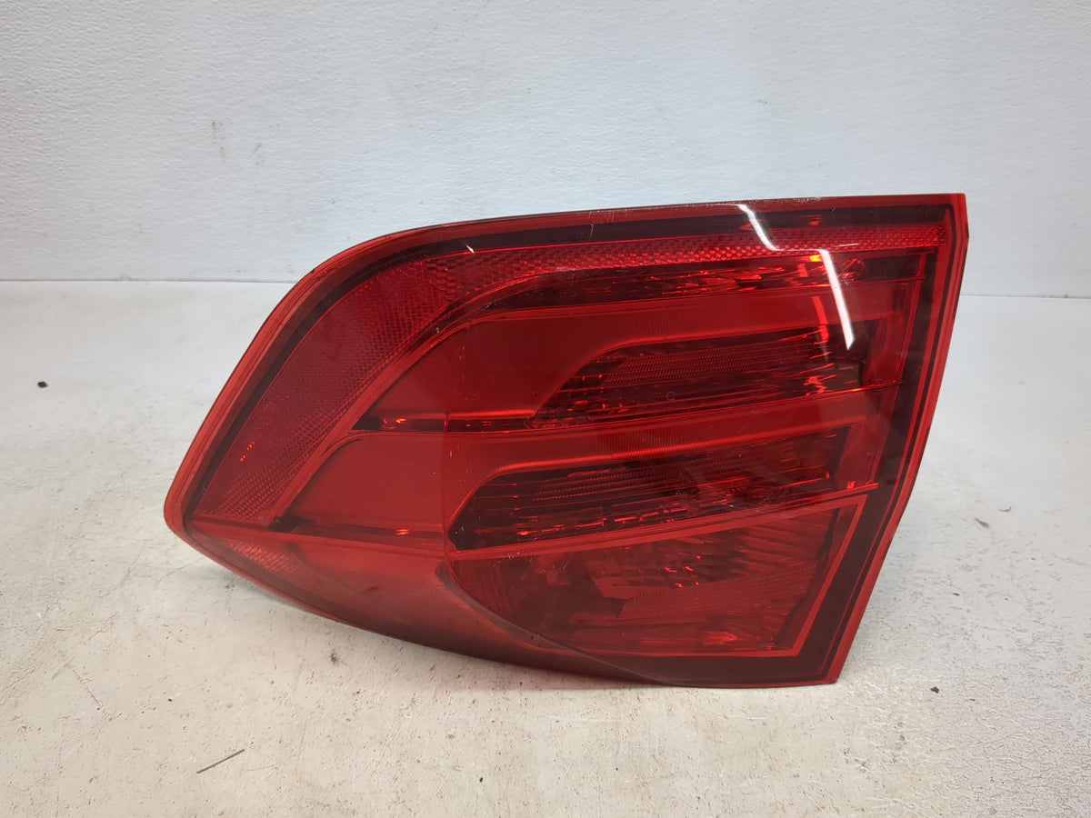 2013 Bmw 320 Passenger Right Side Deck Lid Mounted Tail Light - Oemusedautoparts1.com