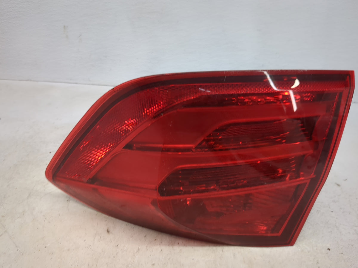 2013 Bmw 320 Passenger Right Side Deck Lid Mounted Tail Light - Oemusedautoparts1.com
