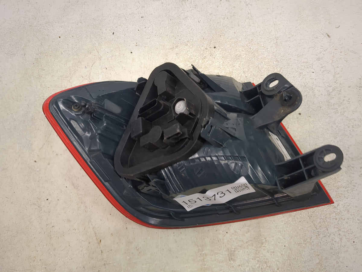 2013 Bmw 320 Passenger Right Side Deck Lid Mounted Tail Light - Oemusedautoparts1.com