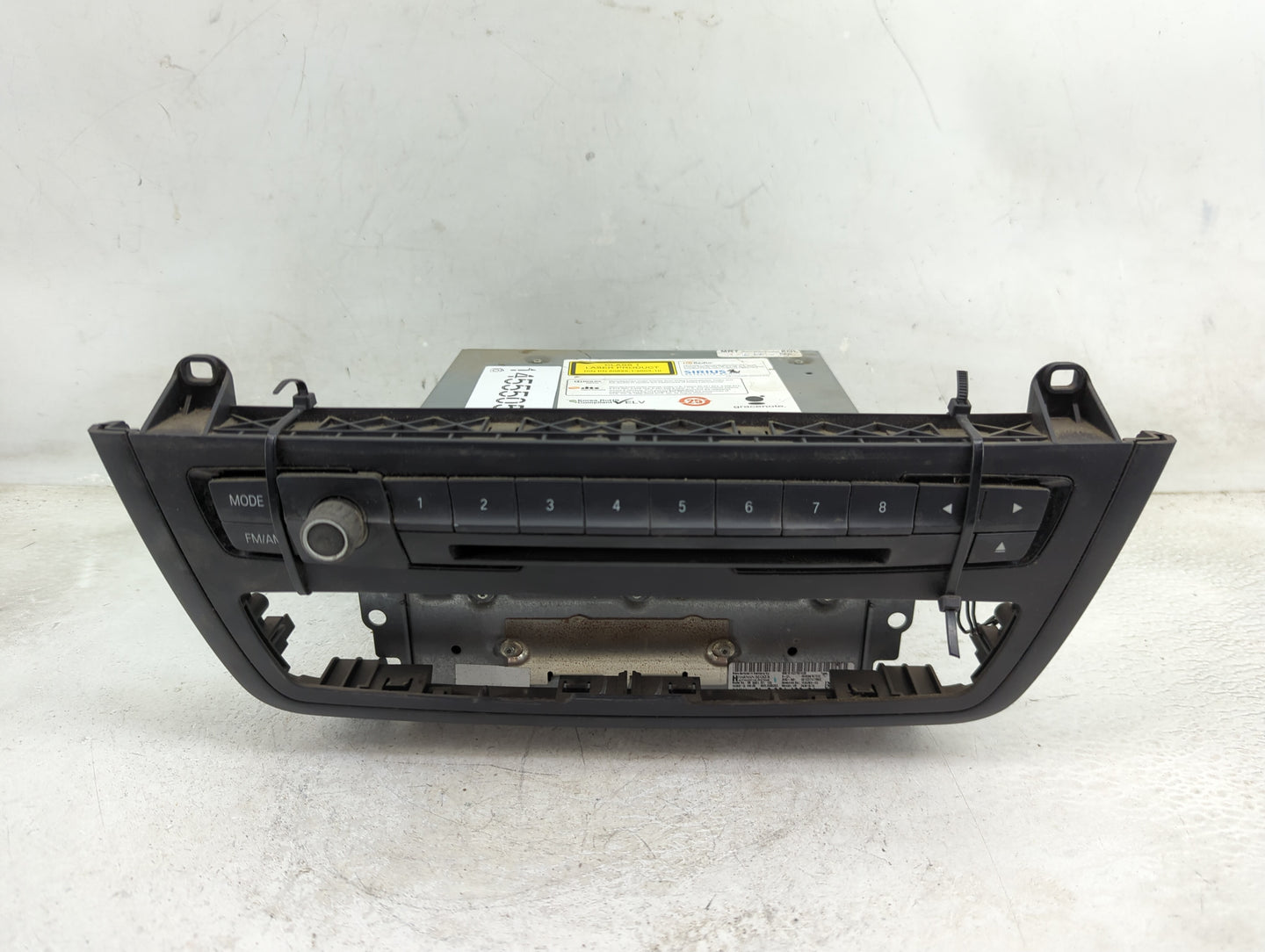 2012-2013 Bmw 320i Radio AM FM Cd Player Receiver Replacement P/N:9 321 499 01 Fits Fits 2012 2013 OEM Used Auto Parts - Oem