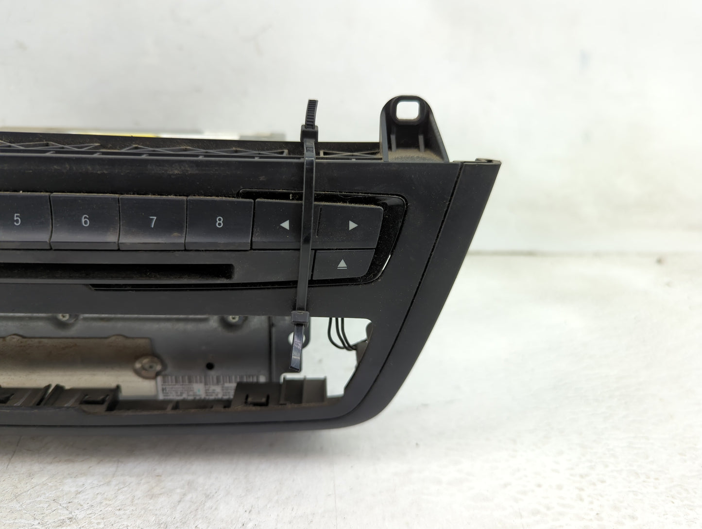 2012-2013 Bmw 320i Radio AM FM Cd Player Receiver Replacement P/N:9 321 499 01 Fits Fits 2012 2013 OEM Used Auto Parts - Oem