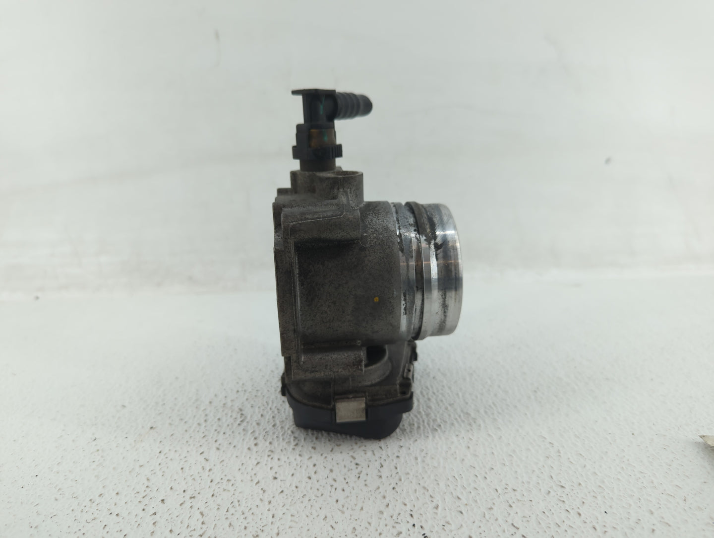 2012-2018 Bmw 320i Throttle Body P/N:1354 7588625-03 Fits Fits 2012 2013 2014 2015 2016 2017 2018 OEM Used Auto Parts - Oemu