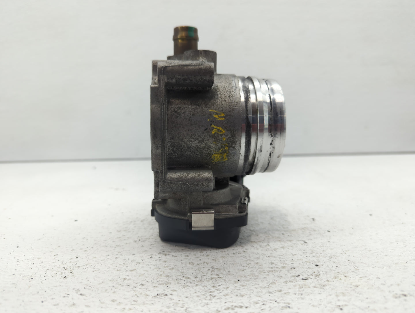 2012-2018 Bmw 320i Throttle Body P/N:1354 7588625 02 1354 7588625-04, 1354 7588625-03 Fits Fits 2012 2013 2014 2015 2016 201