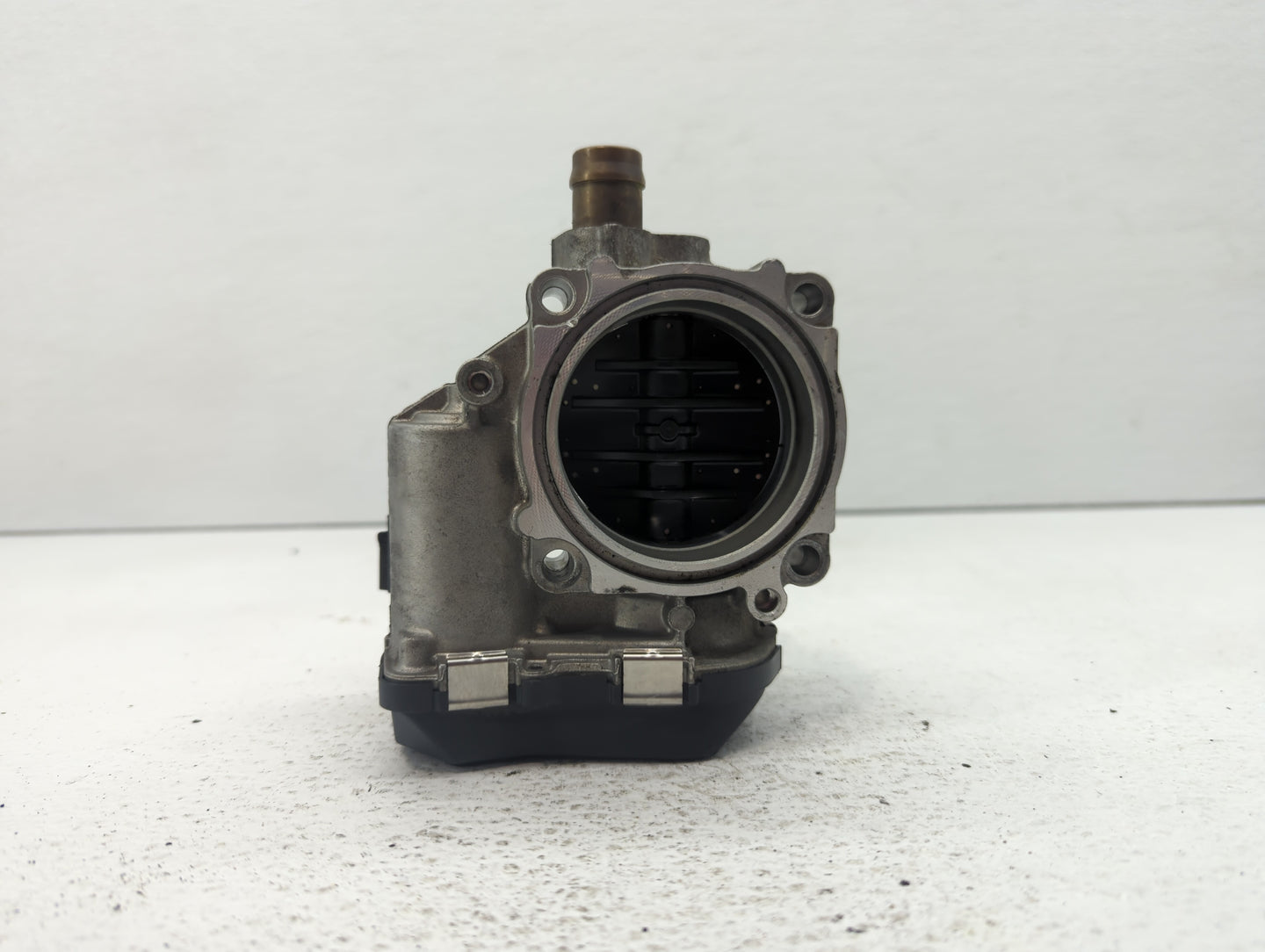 2012-2018 Bmw 320i Throttle Body P/N:1354 7588625 02 1354 7588625-04, 1354 7588625-03 Fits Fits 2012 2013 2014 2015 2016 201