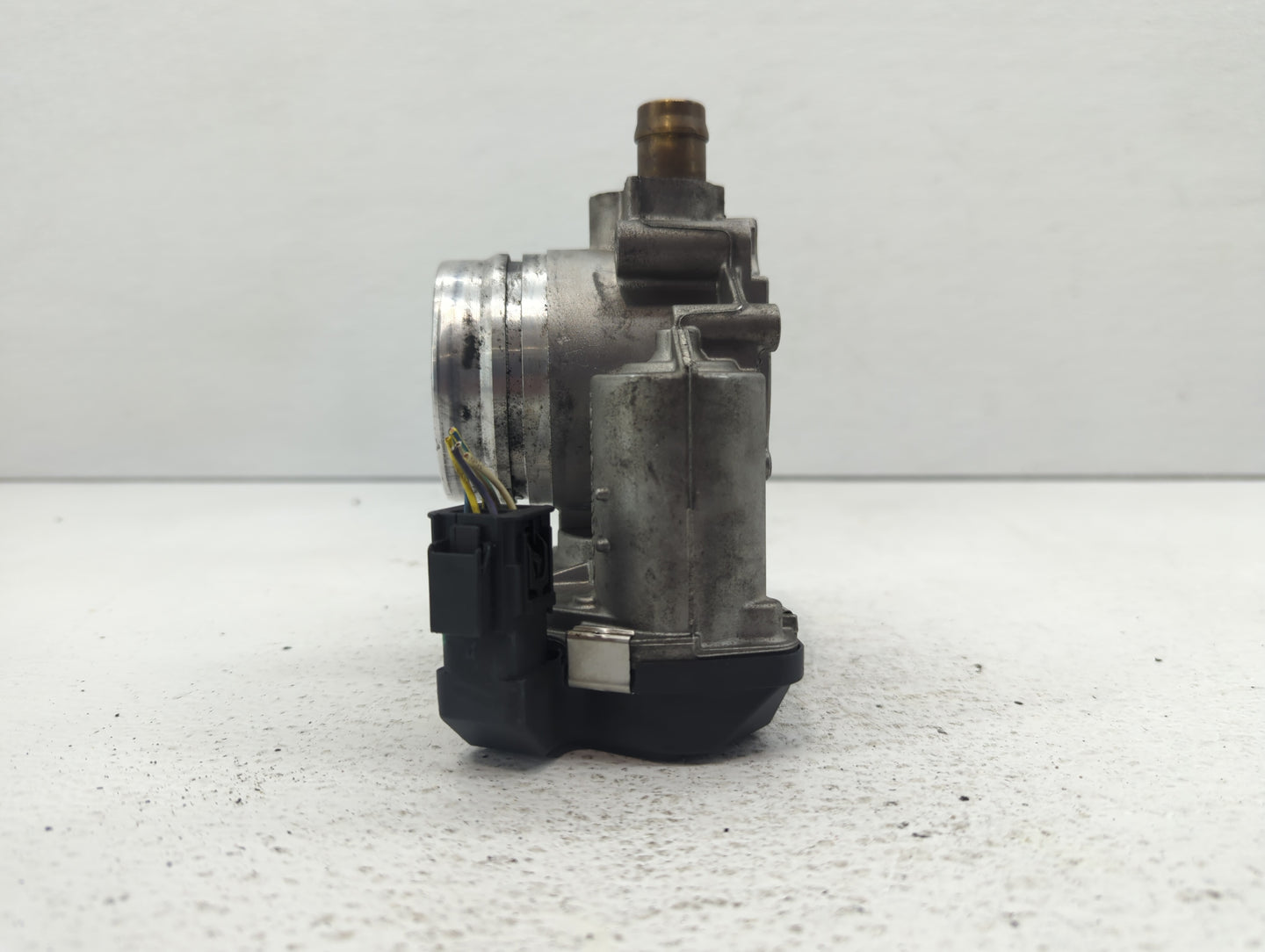 2012-2018 Bmw 320i Throttle Body P/N:1354 7588625 02 1354 7588625-04, 1354 7588625-03 Fits Fits 2012 2013 2014 2015 2016 201
