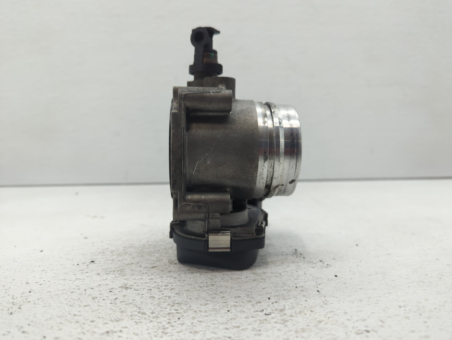 2012-2018 Bmw 320i Throttle Body P/N:1354 7588625-04 1354 7588625-03 Fits Fits 2012 2013 2014 2015 2016 2017 2018 OEM Used A