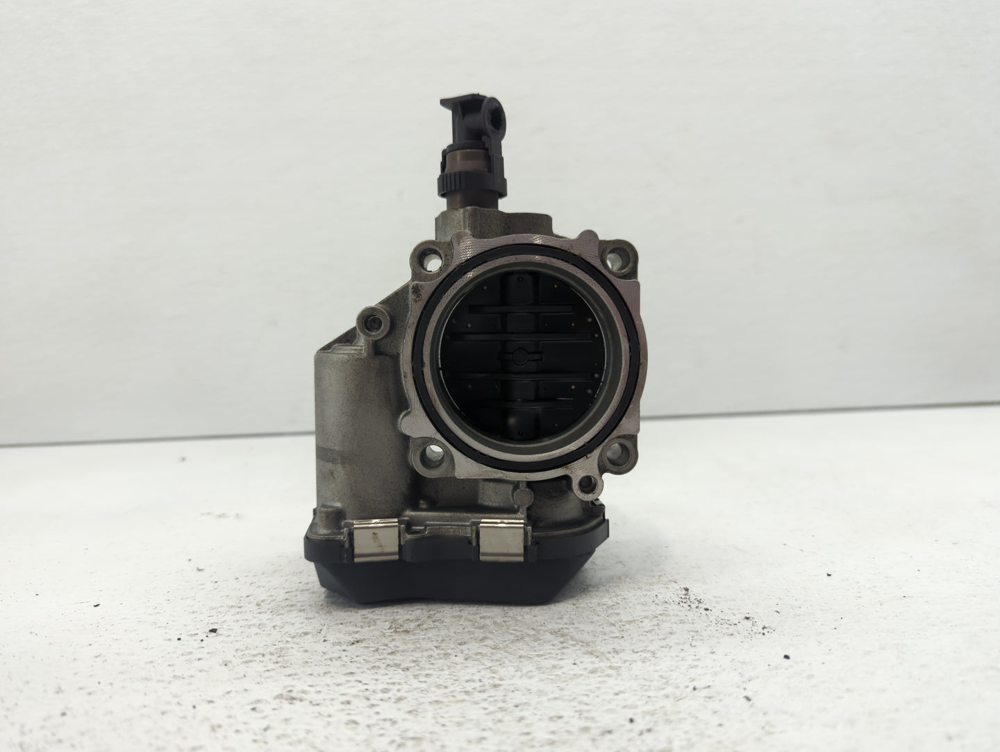 2012-2018 Bmw 320i Throttle Body P/N:1354 7588625-04 1354 7588625-03 Fits Fits 2012 2013 2014 2015 2016 2017 2018 OEM Used A