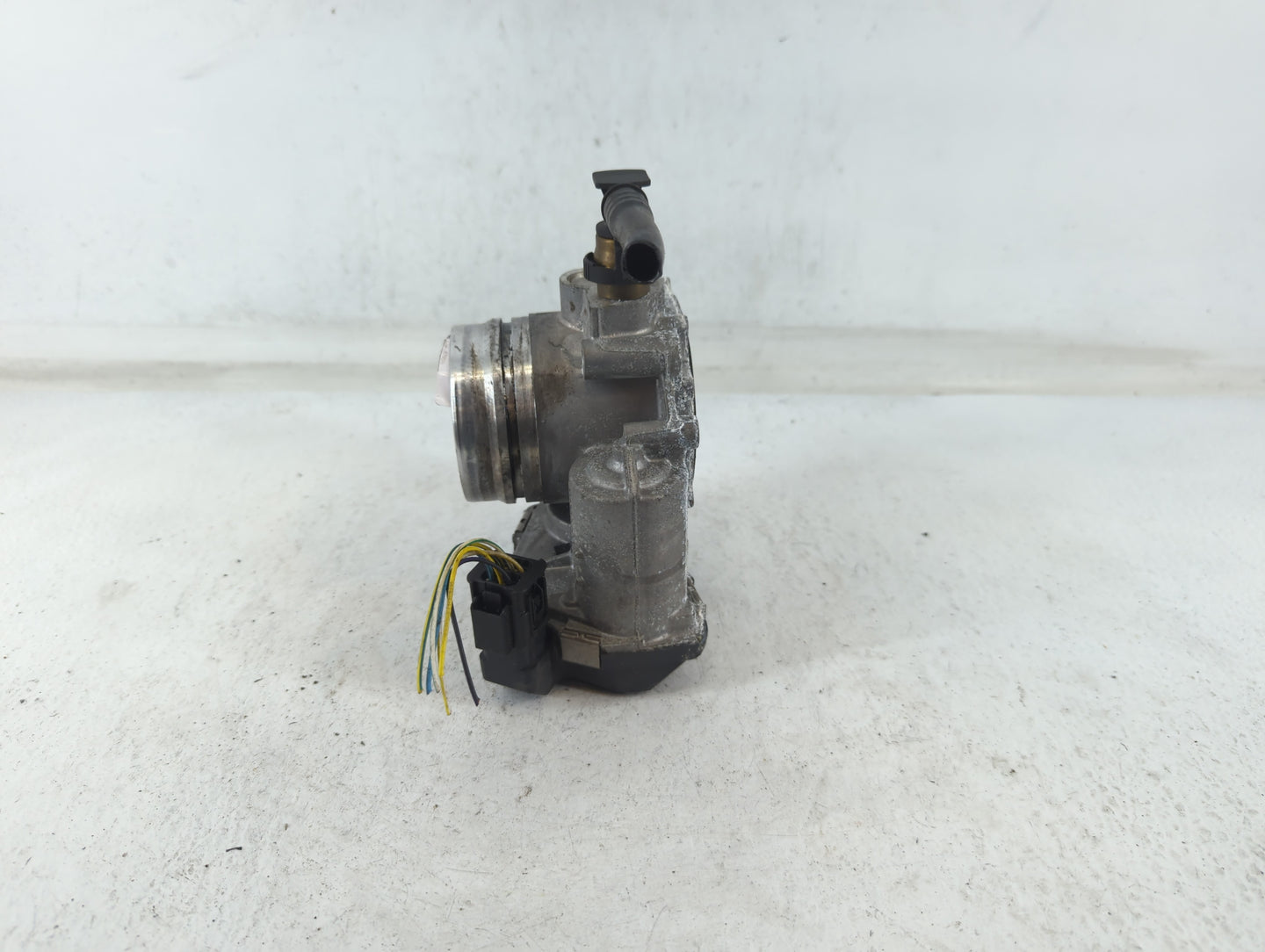 2013 Bmw 320i Throttle Body P/N:A2C83786800 12627067DA Fits OEM Used Auto Parts - Oemusedautoparts1.com