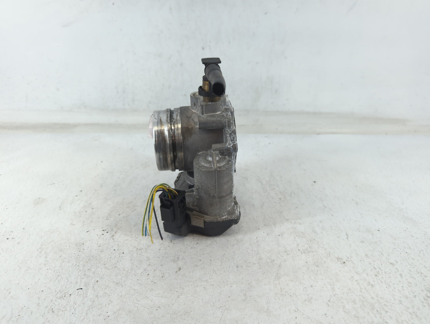 2013 Bmw 320i Throttle Body P/N:A2C83786800 12627067DA Fits OEM Used Auto Parts - Oemusedautoparts1.com